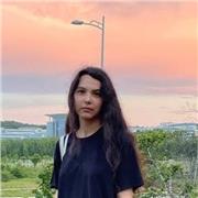 Hablante nativo de ruso, estudiante de Filología, gran experiencia en la enseñanza de la ECA